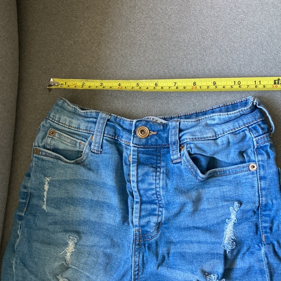 Celebrity Pink Bermuda jean shorts - Picture 7 of 7